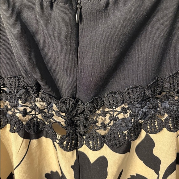 Black and Cream V-Neck Spaghetti Strap Midi Dress - Picture 10 of 15